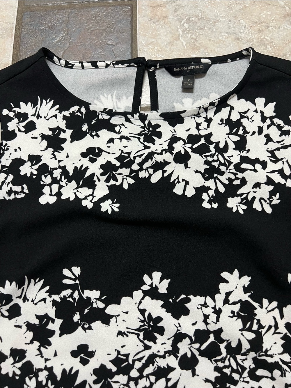 Banana Republic Black and White Floral Midi Dress - Picture 4 of 7